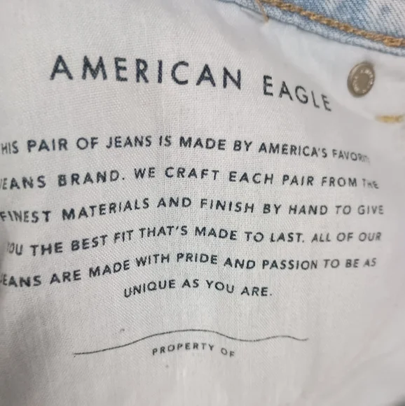 American Eagle High Rise Mom Jeans in Light Blue Wash Size 8 - Picture 5 of 8